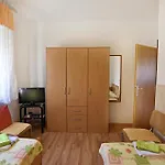 Spacious With Parking *
