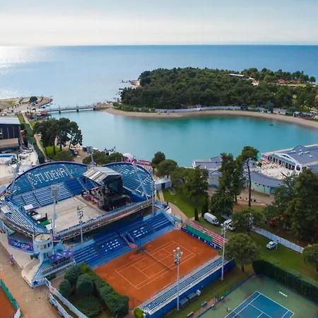 Spacious With Parking Umag