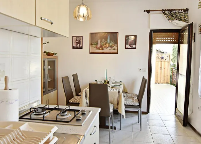 Spacious With Parking Apartman Umag