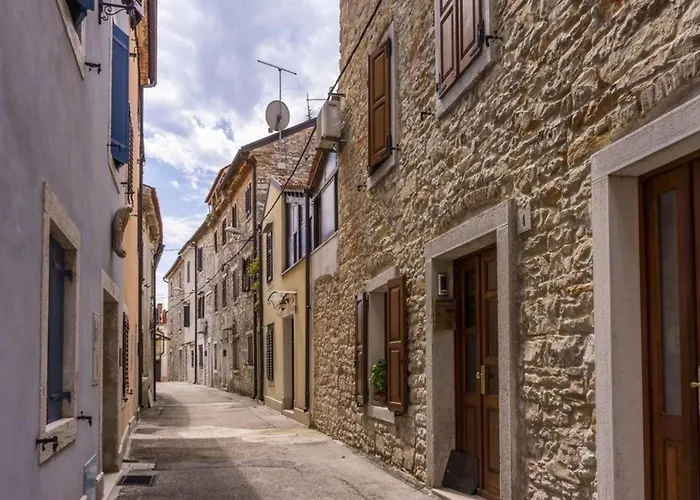 Spacious With Parking Umag