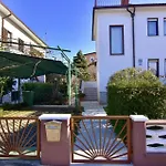 Appartement Spacious With Parking Umag