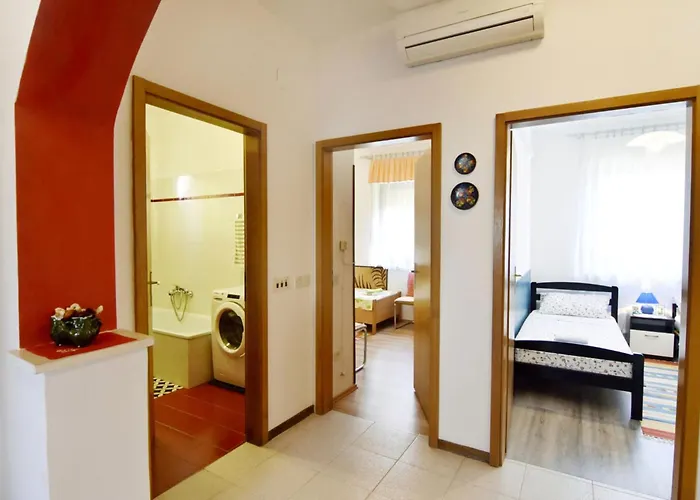 Spacious With Parking Umag