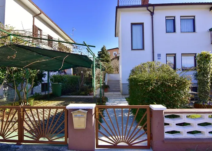 Daire Spacious With Parking Umag