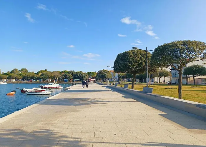 Апартаменты Spacious With Parking