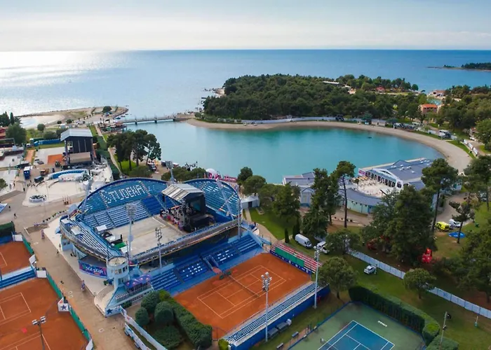 Spacious With Parking Umag