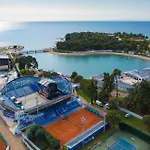 Spacious With Parking Umag
